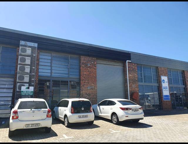 280M² FACTORY RENTED IN SAXENBURG PARK 1